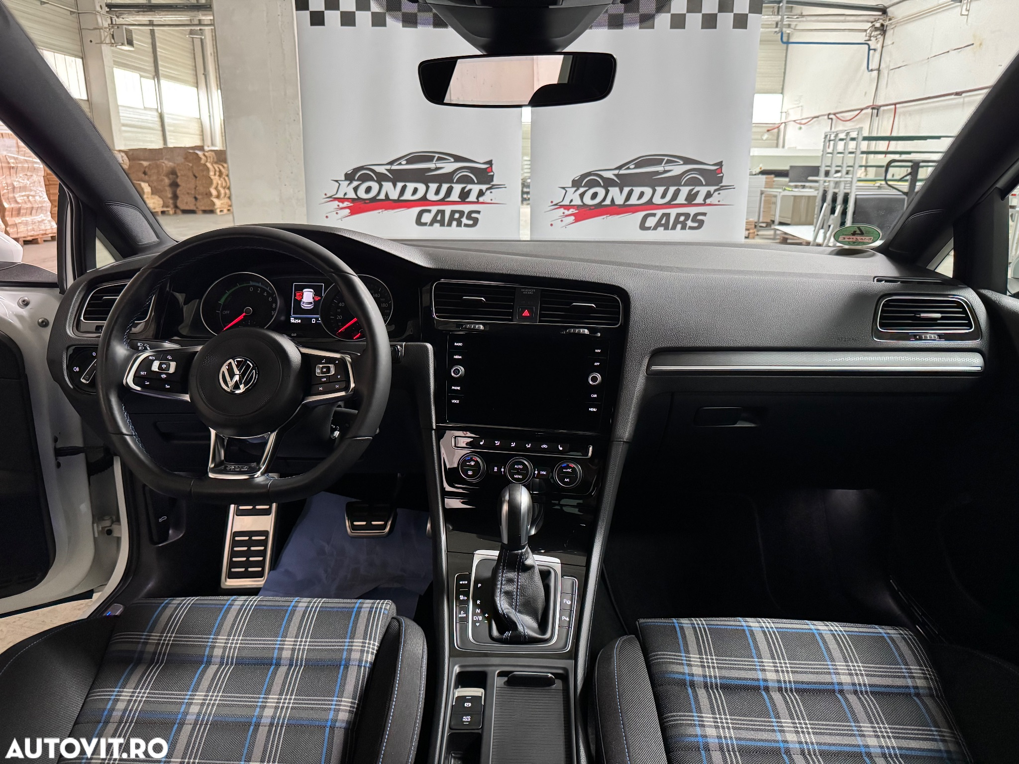 Volkswagen Golf 1.4 GTE Plug-In-Hybrid DSG - 12