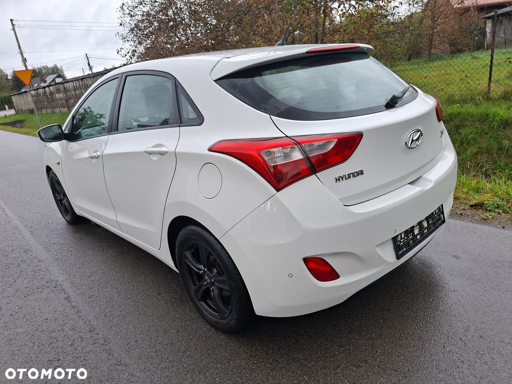 Hyundai i30 1.4 Intro Edition - 14