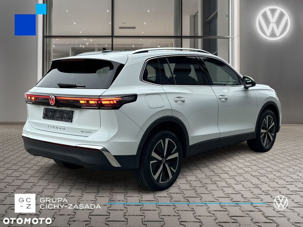 Volkswagen Tiguan - 5