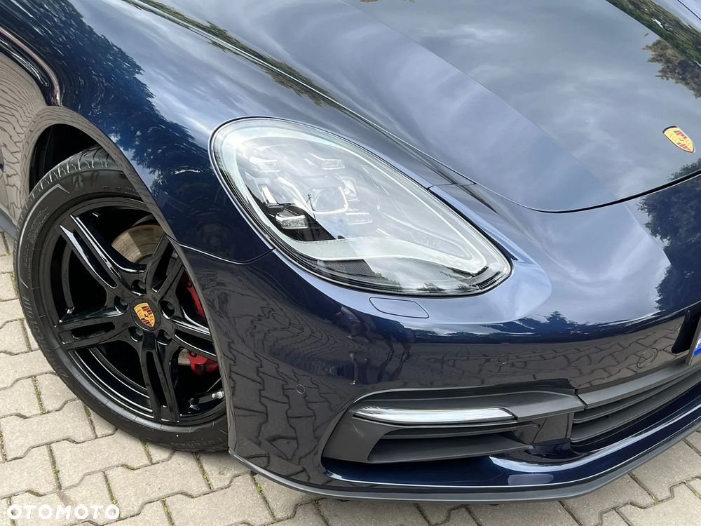 Porsche Panamera 4 - 12