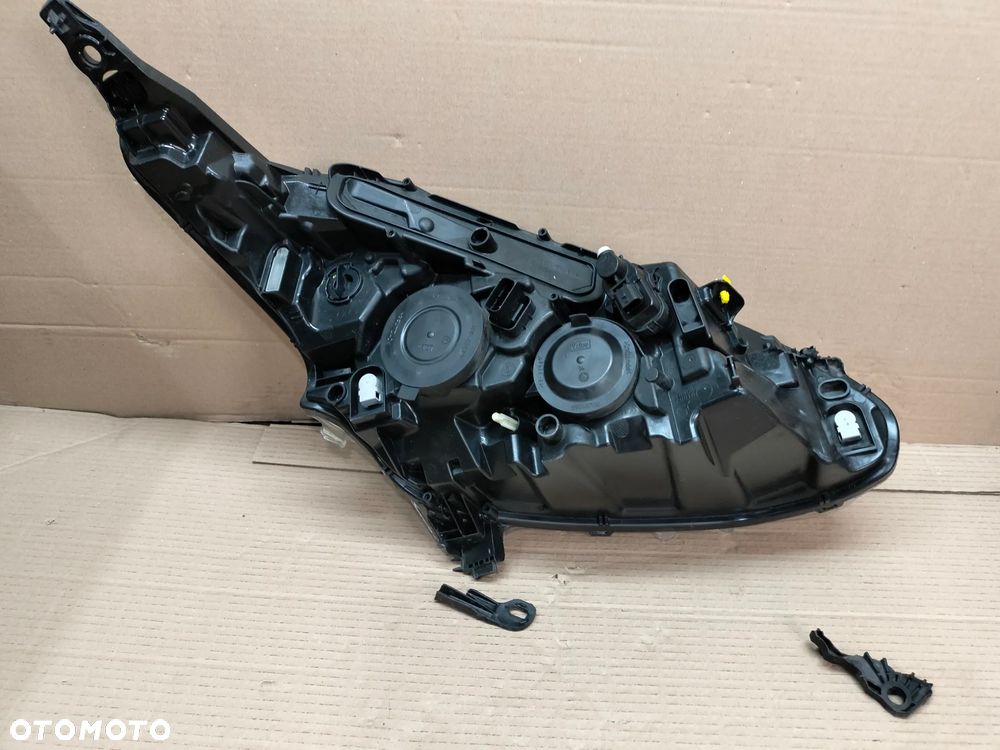 PEUGEOT 208 2012-2015 REFLEKTOR LAMPA LEWA  PRZÓD SOCZEWKA UK 9802221580 - 10