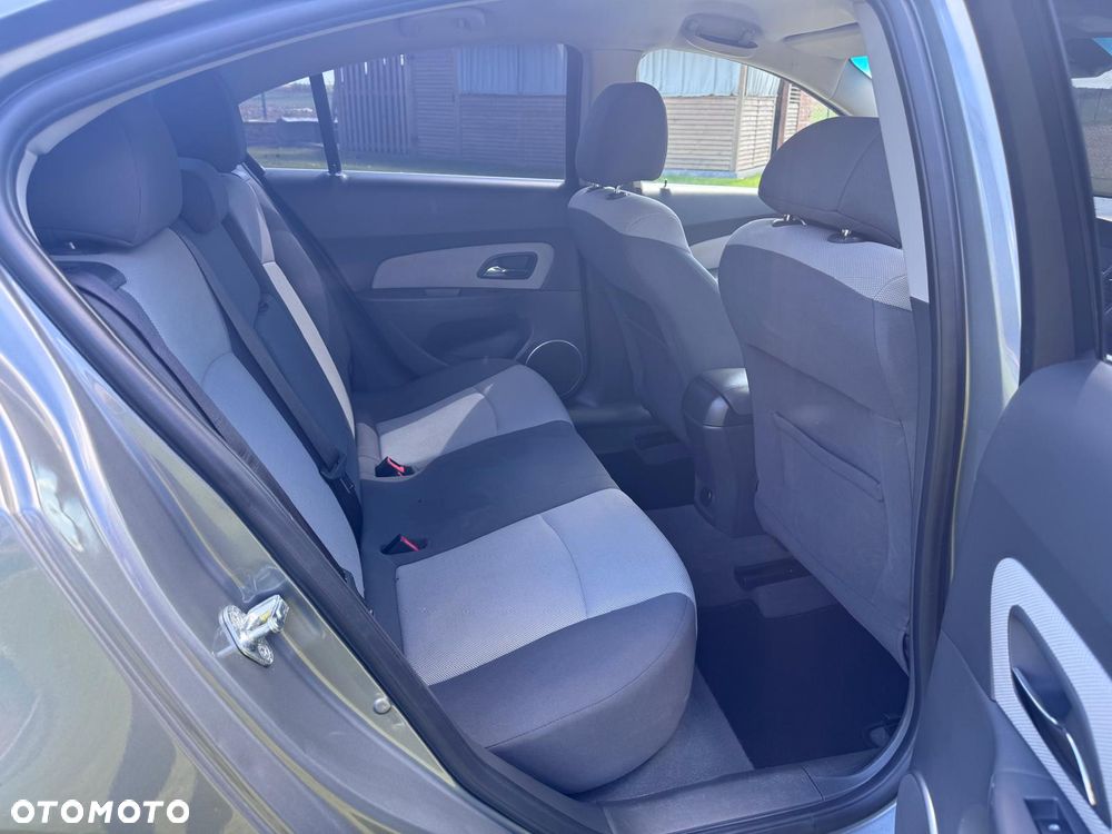 Chevrolet Cruze 2.0 LT - 12