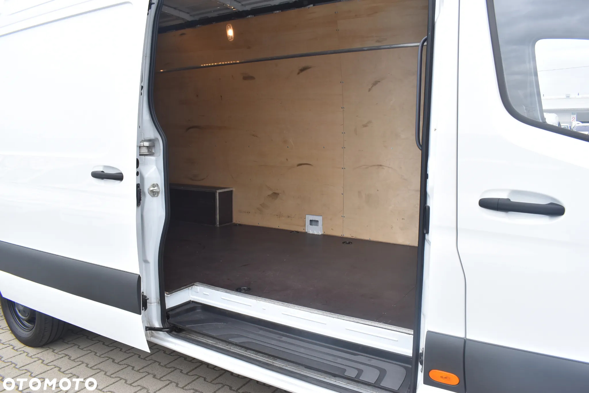 Mercedes-Benz SPRINTER 317 - 14