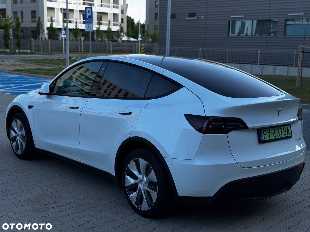 Tesla Y Model Long Range Dual Motor AWD - 10
