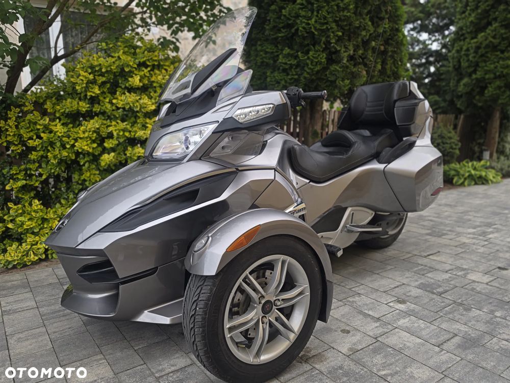 Can-Am Spyder - 10