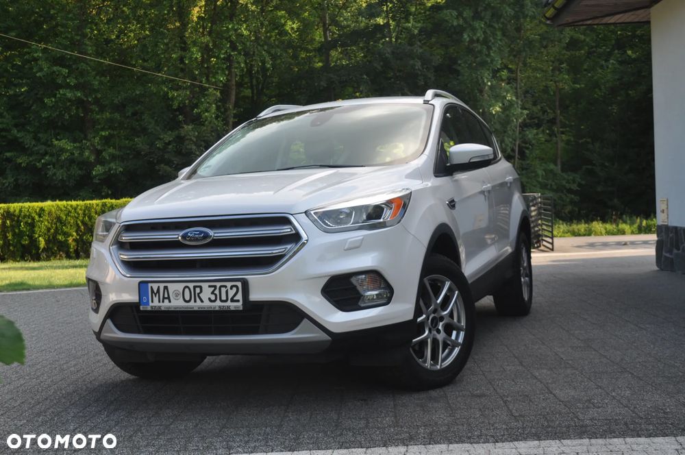 Ford Kuga 1.5 EcoBoost 2x4 Titanium - 6