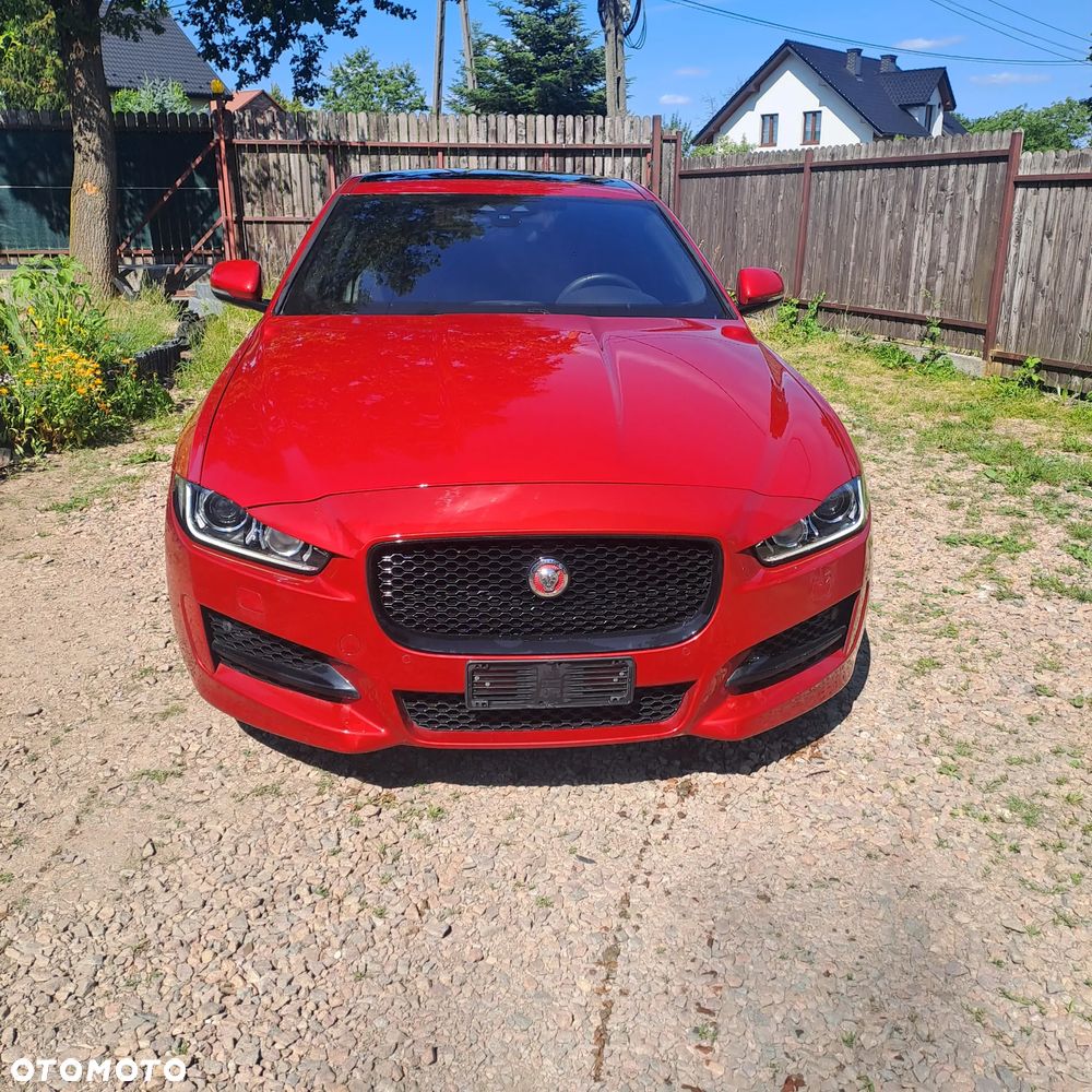 Jaguar XE 2.0 D R-Sport - 1
