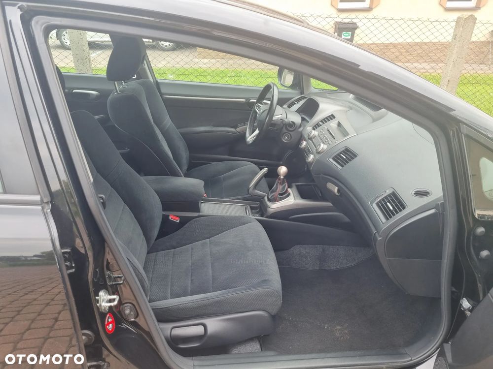 Honda Civic 1.8 Executive - 12