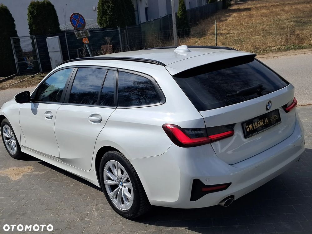 BMW Seria 3 318d Edition Luxury Line Purity - 11