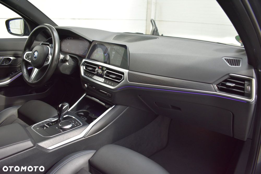 BMW Seria 3 330e M Sport - 20