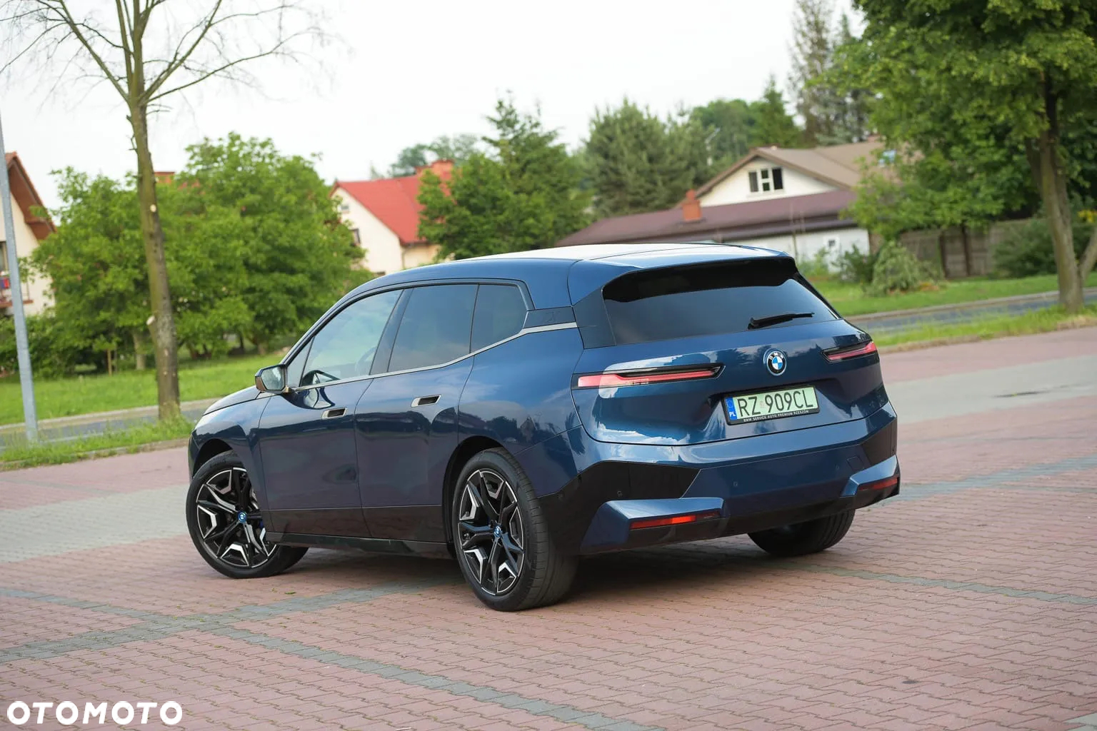 BMW iX - 33