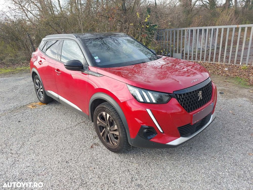 Peugeot 2008 PureTech 130 EAT8 GT - 3