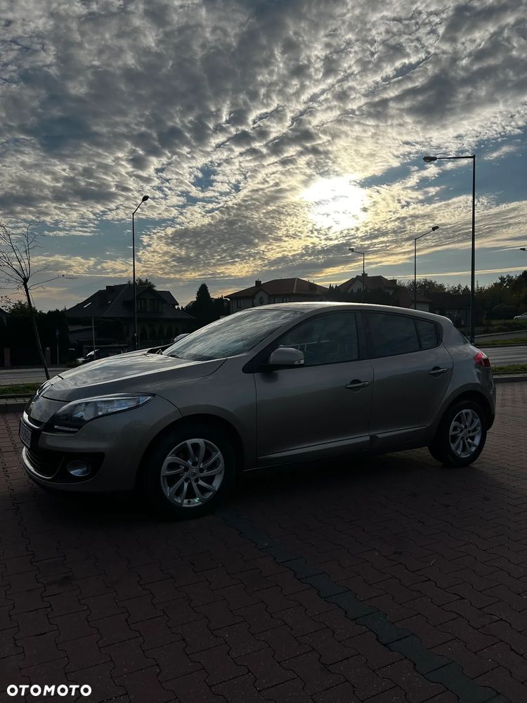 Renault Megane 2012 photo 2