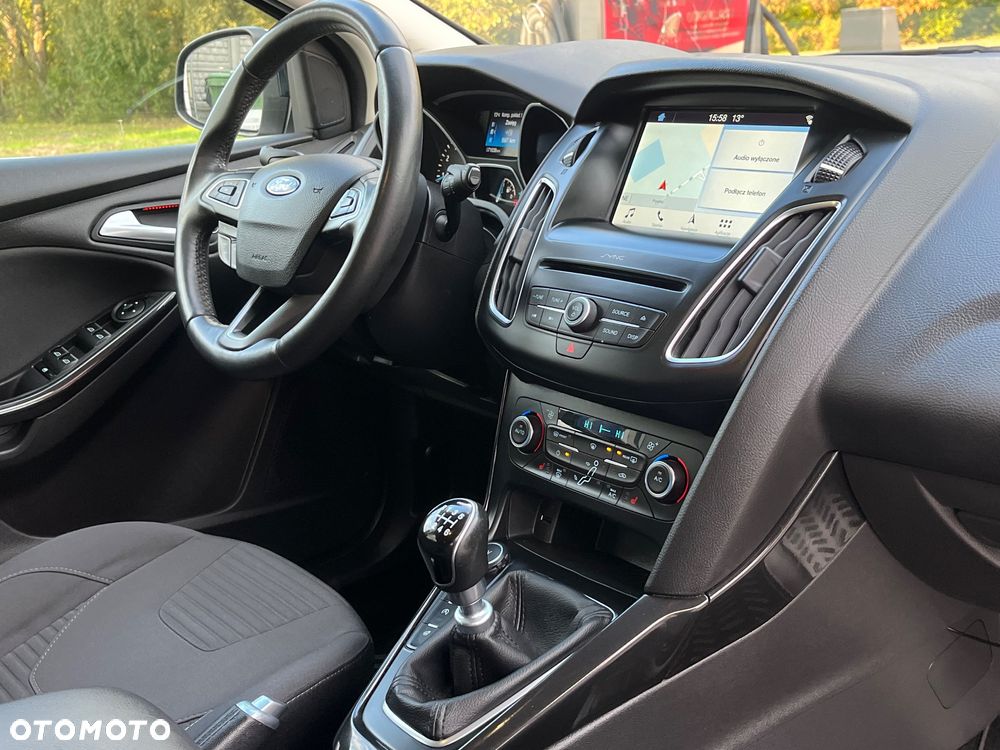 Ford Focus 1.0 EcoBoost Titanium - 25