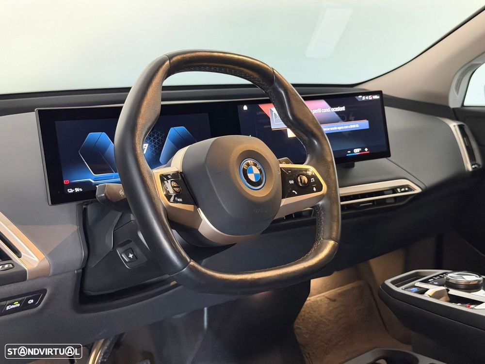 BMW iX xDrive 40 - 15