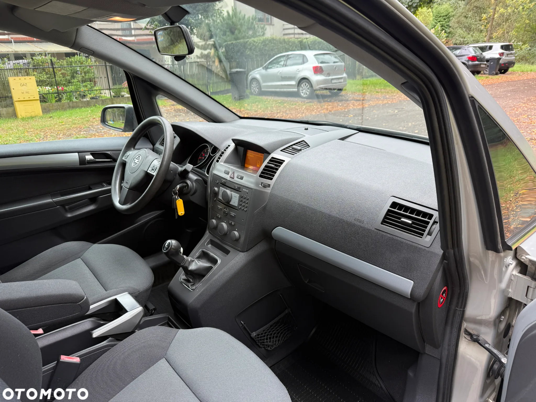 Opel Zafira 1.8 Cosmo - 24