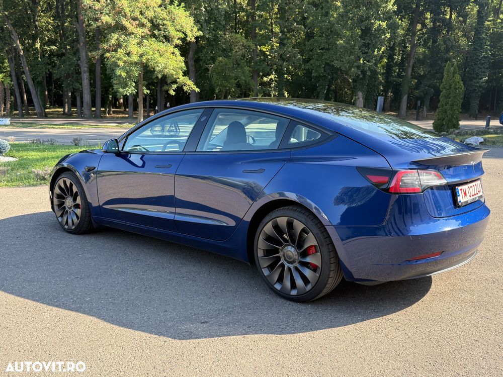 Tesla Model 3 - 9
