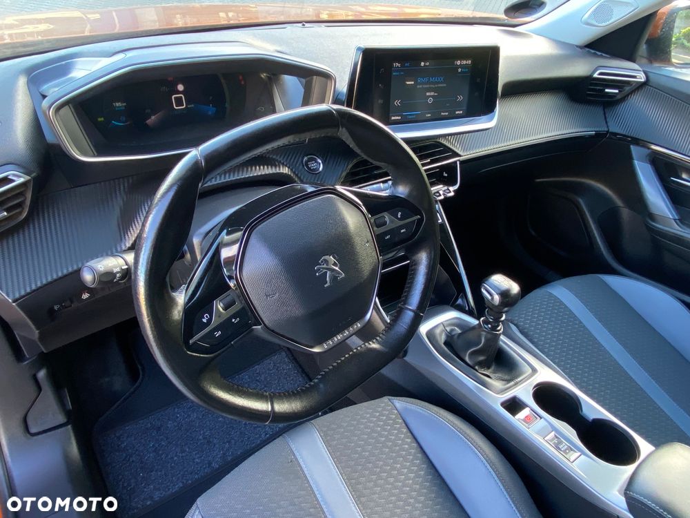 Peugeot 2008 1.5 BlueHDi Allure S&S - 17