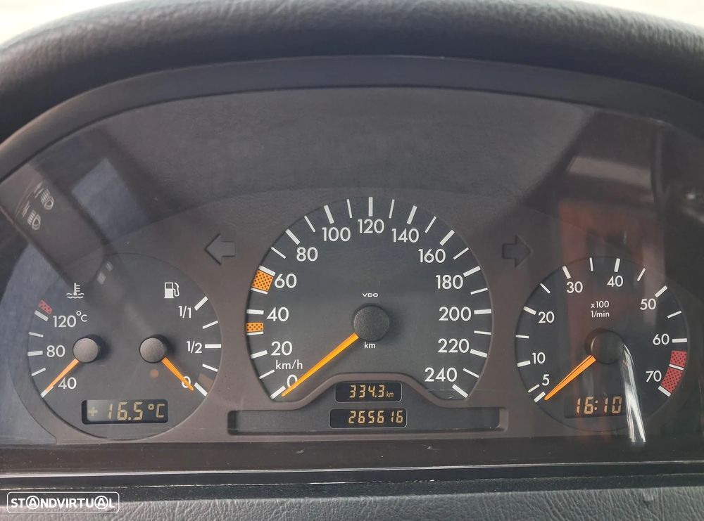 Mercedes-Benz C 180 Classic - 8