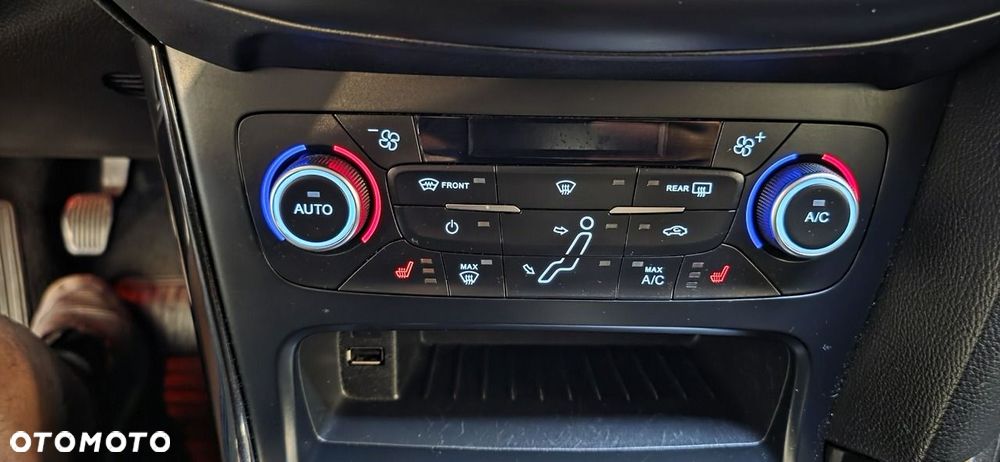 Ford Focus - 25