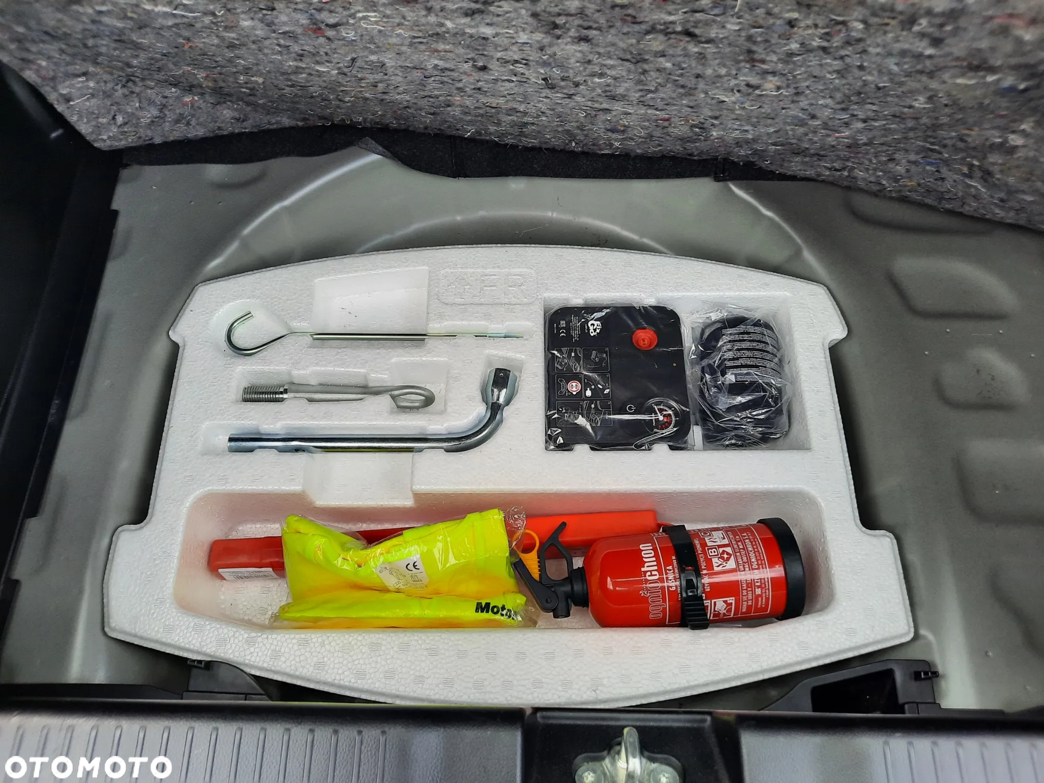 Suzuki Swift 1.2 Premium Plus - 23