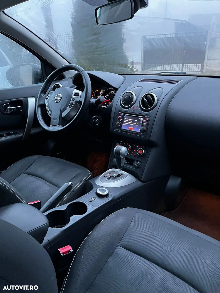 Nissan Qashqai 2.0 dCi DPF 4x4 Aut acenta - 6