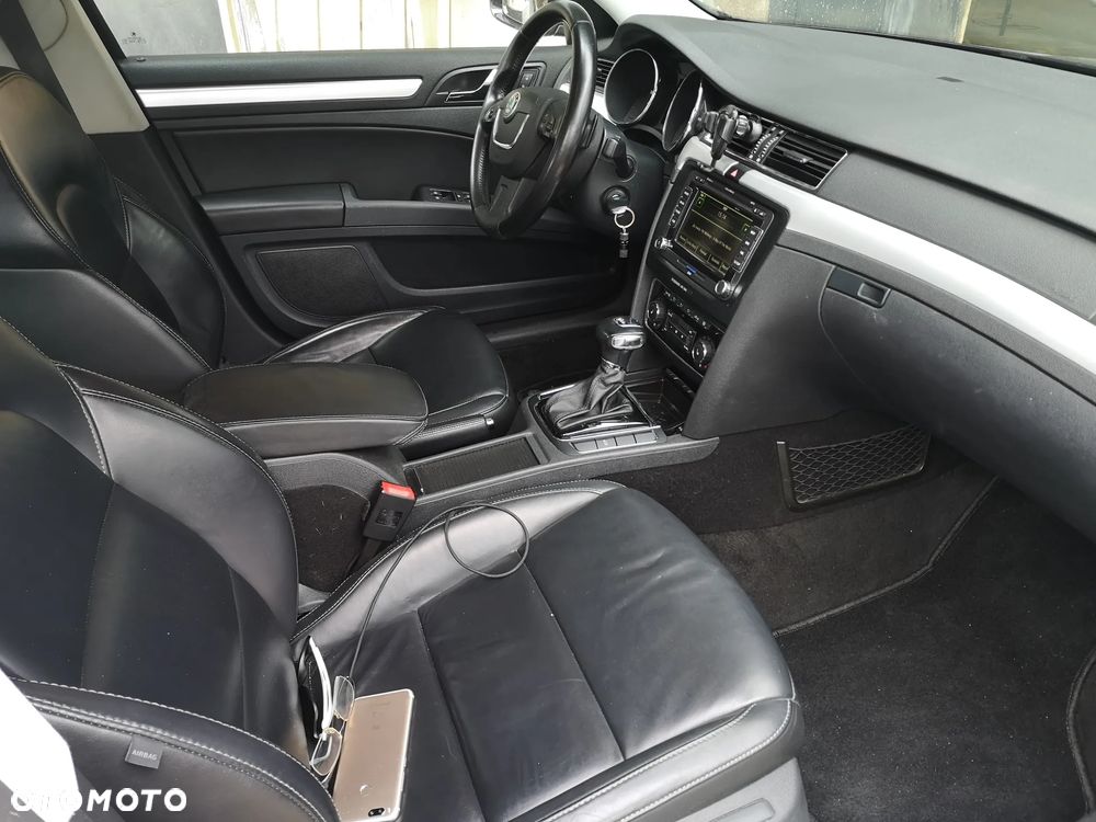 Skoda Superb 2.0 TDI DSG Elegance - 9