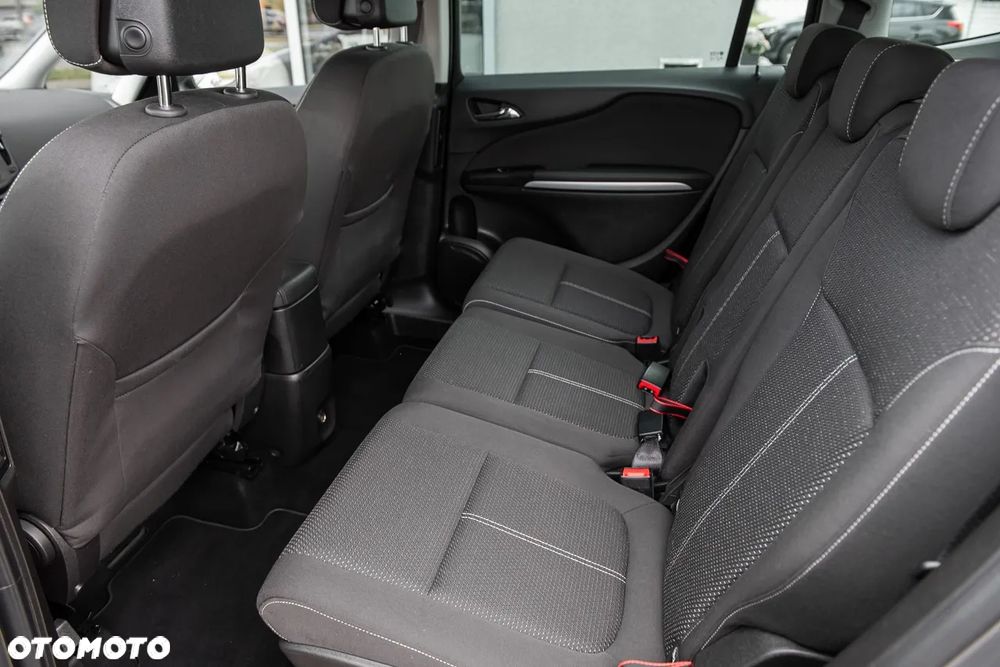 Opel Zafira 1.6 T Plus S&S - 24