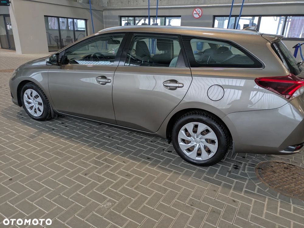 Toyota Auris 1.33 VVT-i Premium - 5