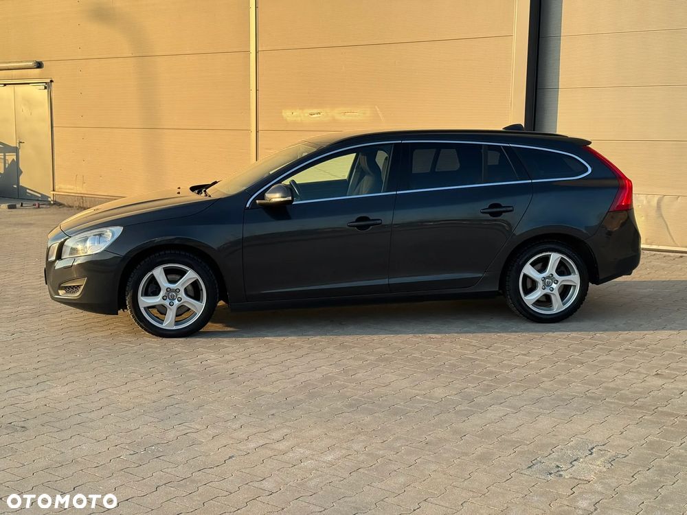 Volvo V60 D3 Geartronic Momentum - 1