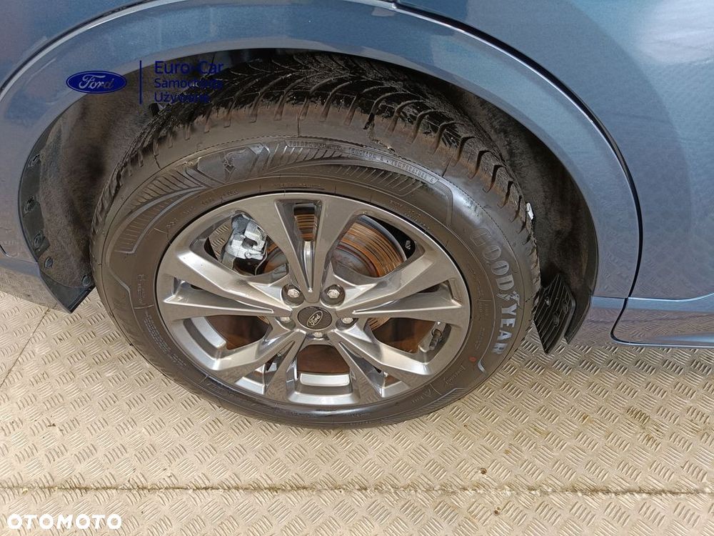 Ford Kuga 2.5 Duratec FHEV 4x4 ST-LINE - 31