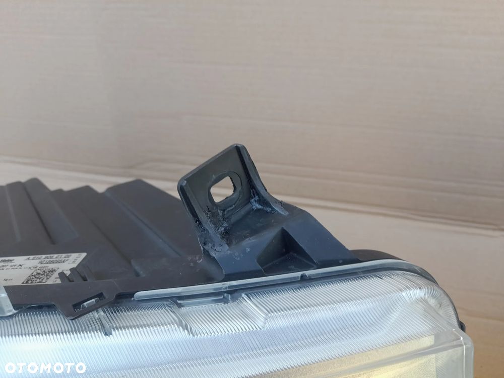 MERCEDES SPRINTER W910 LAMPA PRZEDNIA PRAWA-LEWA KOMPLET VALEO - 6
