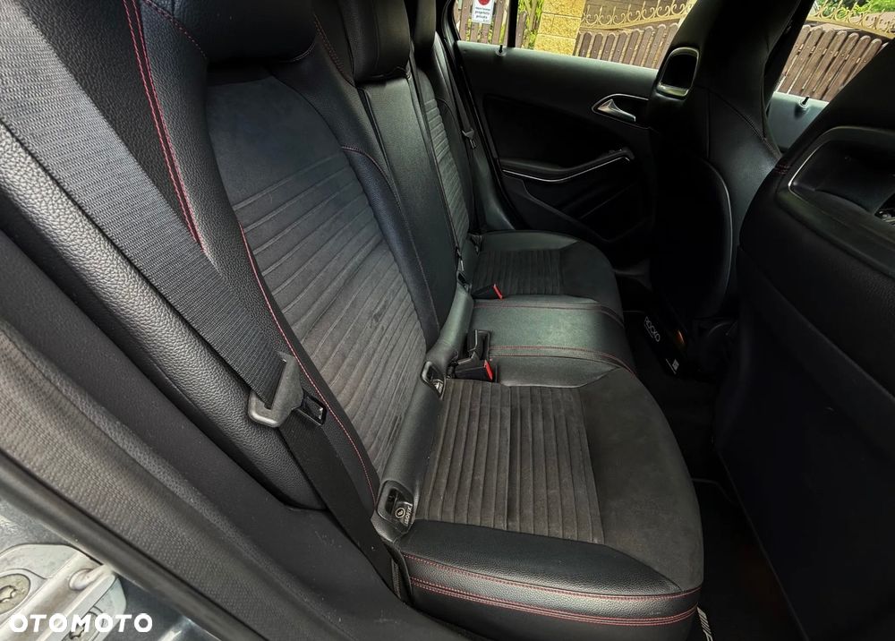 Mercedes-Benz Klasa A 180 (BlueEFFICIENCY) 7G-DCT - 23