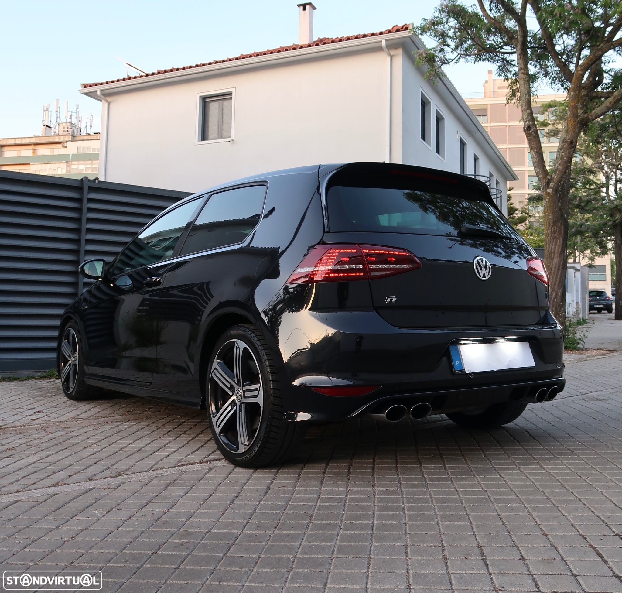 VW Golf 2.0 TSi R - 10