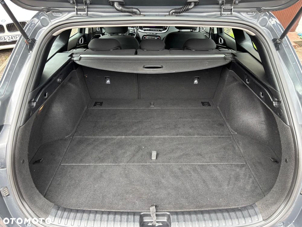 Kia Ceed 1.6 CRDi (48V Mild-Hybrid) DCT7 Platinum - 39