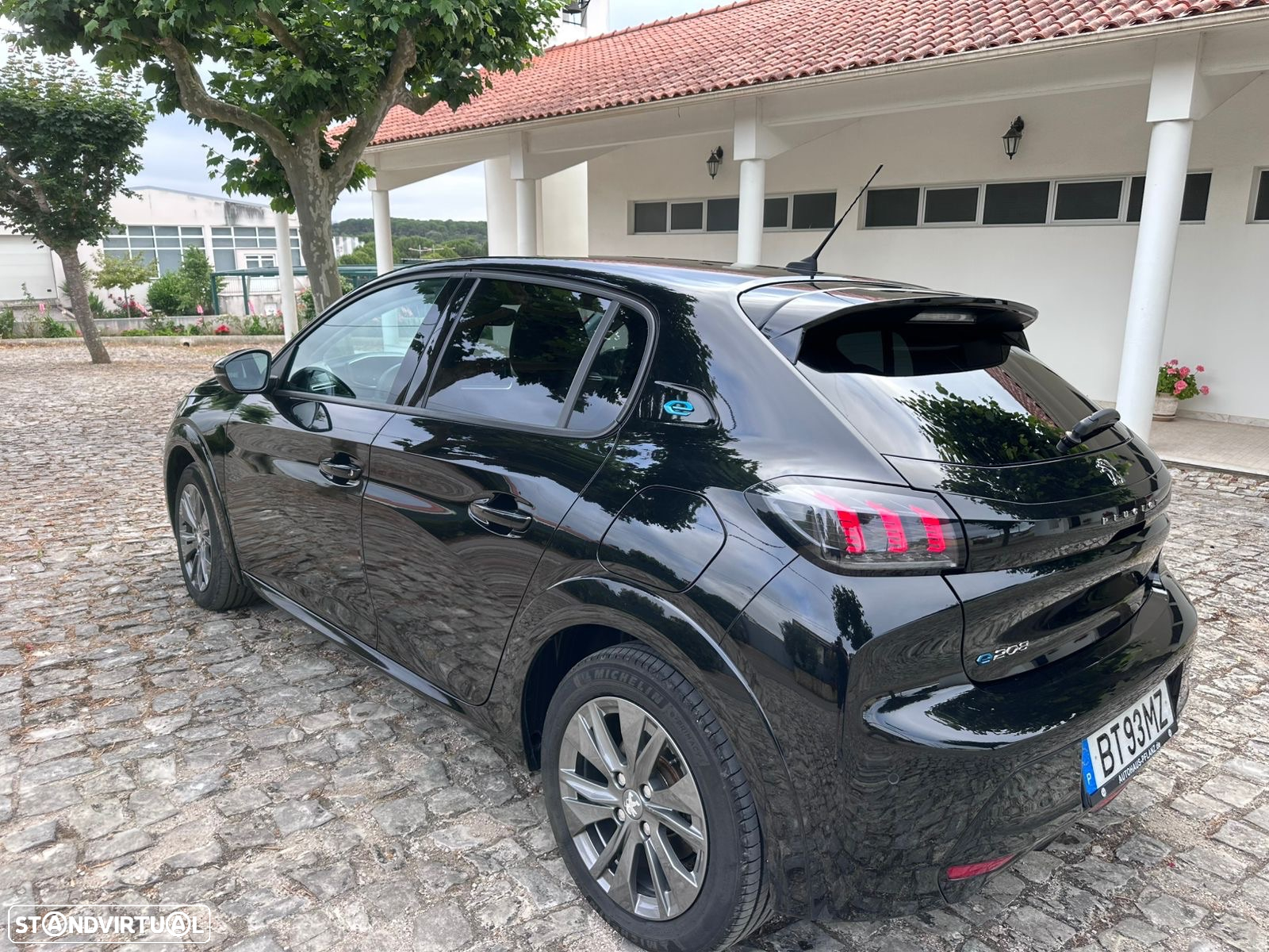 Peugeot e-208 50 kWh Allure - 10