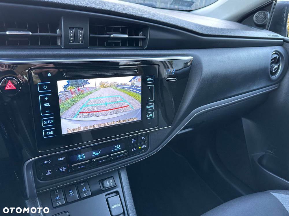 Toyota Auris - 31