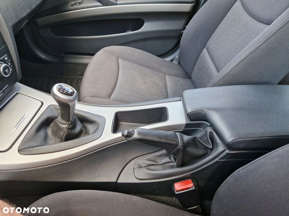 BMW Seria 3 318d - 6