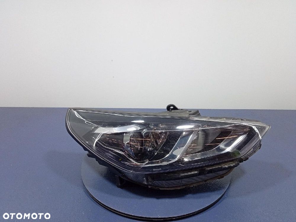 HYUNDAI I30 III LIFT 20- REFLEKTOR PRAWY PRZÓD LAMPA EU 92102G4510 - 1