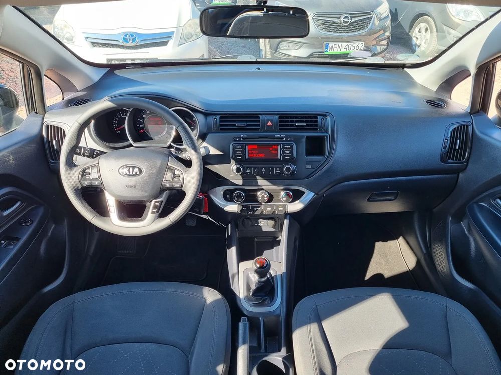 Kia Rio 1.2 Dream Team Edition - 11