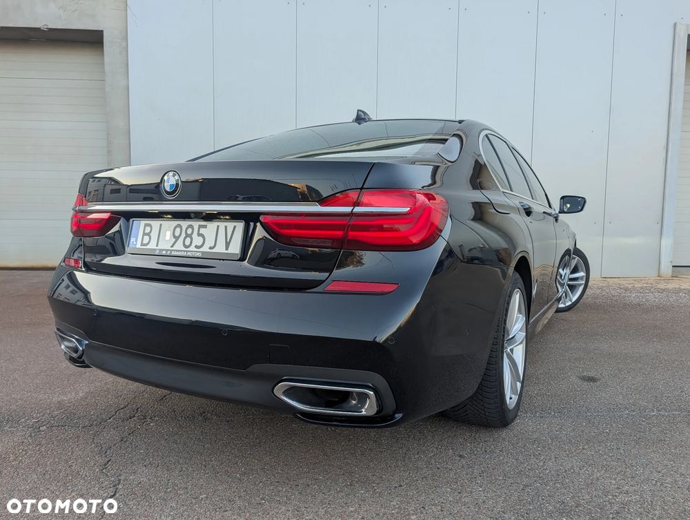 BMW Seria 7 - 12