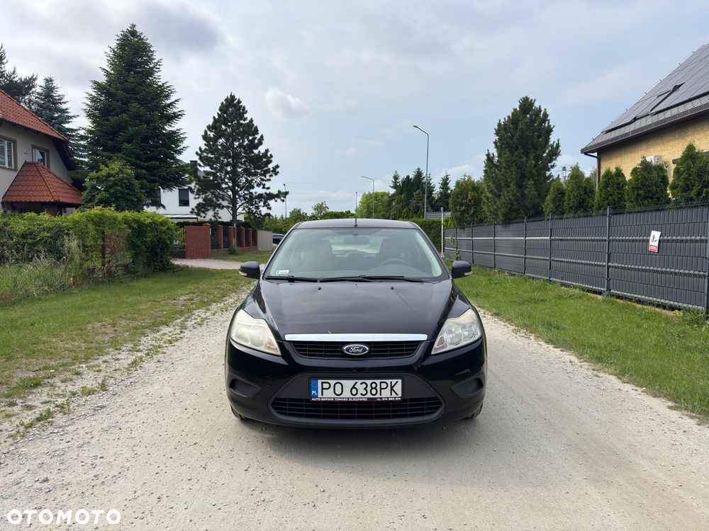 Ford Focus 1.6 Ambiente - 2