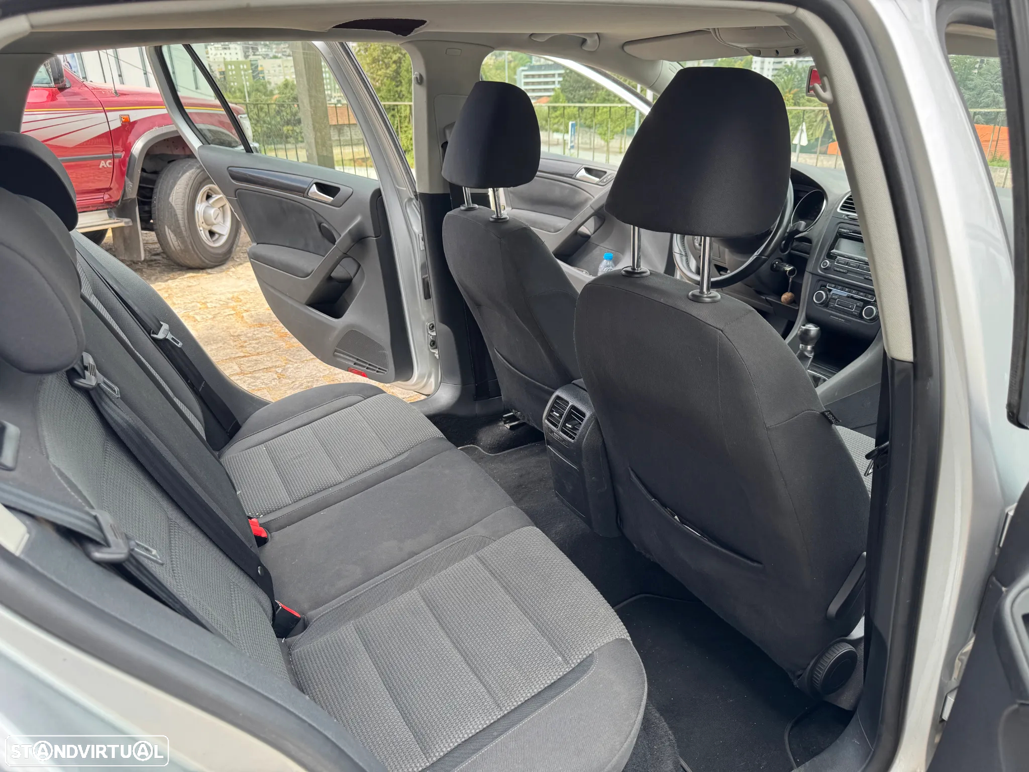 VW Golf 1.6 TDi Trendline BlueMotion - 8