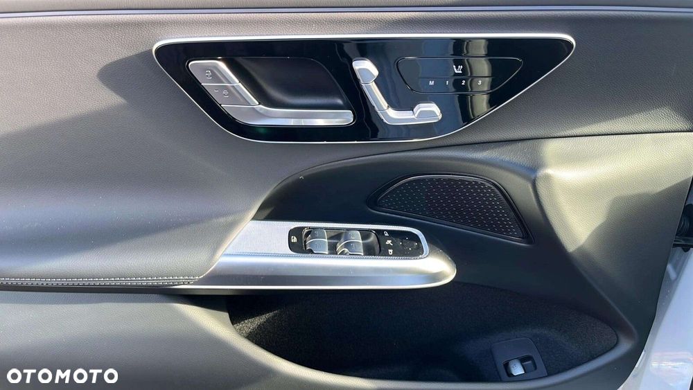 Mercedes-Benz Klasa E 220 d 4-Matic AMG - 15