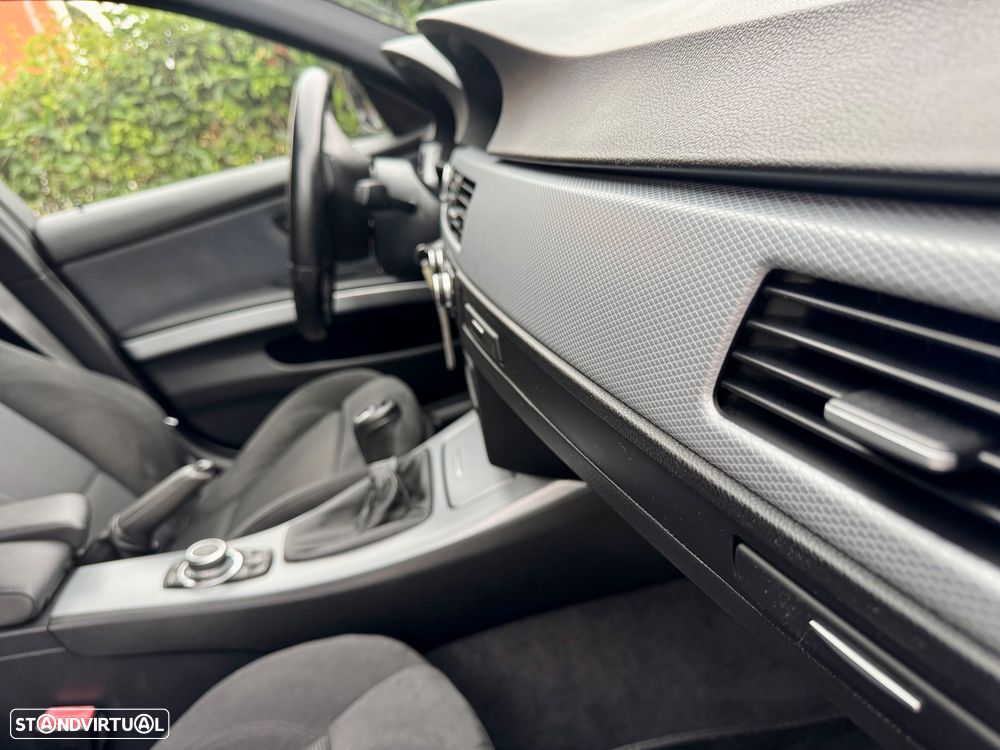 BMW 318 d Pack M - 9