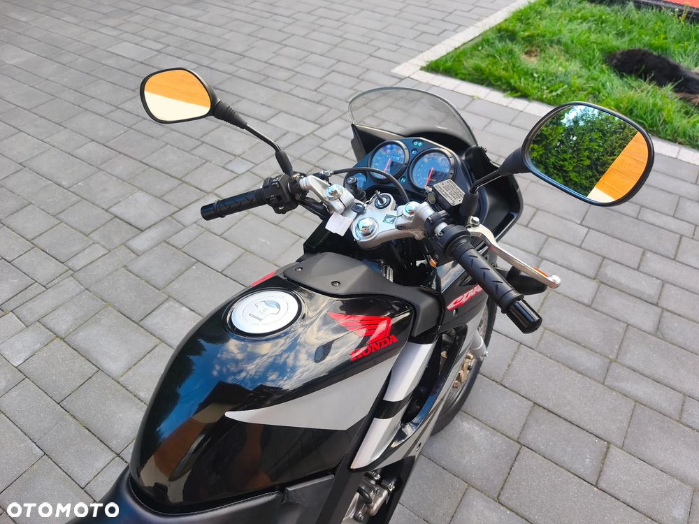 Honda CBR - 13
