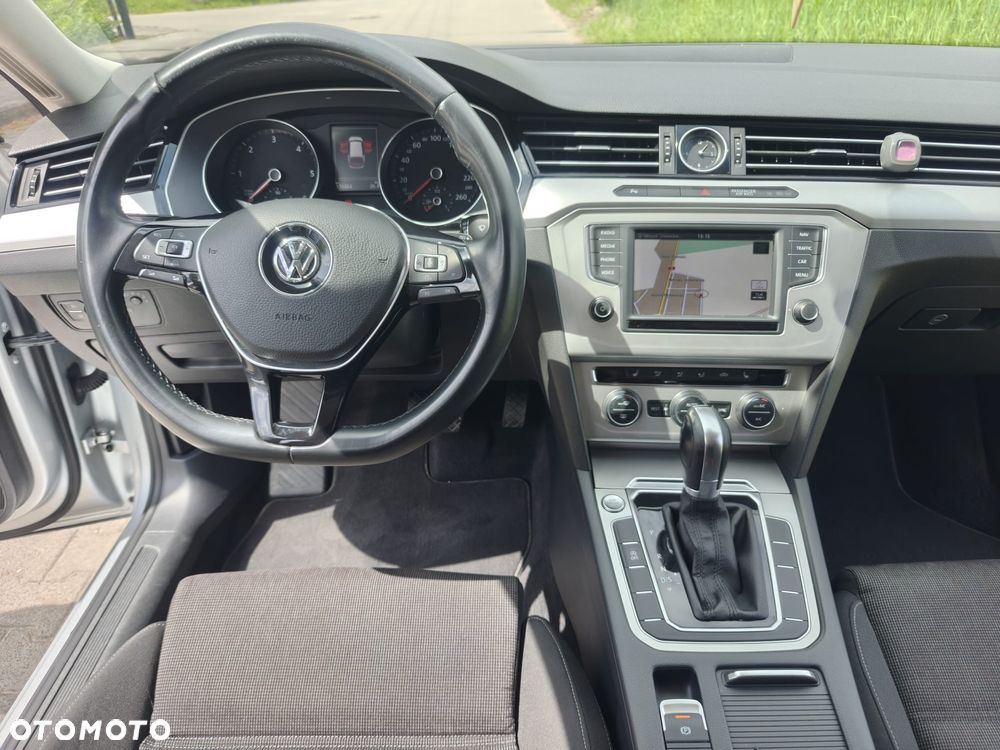 Volkswagen Passat - 24