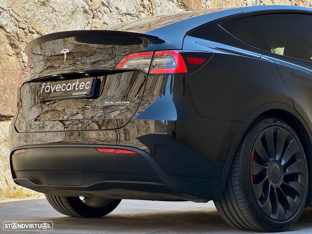 Tesla Model Y Performance Dual Motor AWD - 6