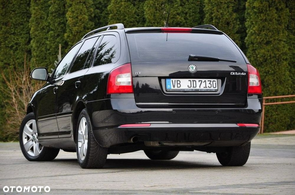 Skoda Octavia 1.6 TDI DPF DSG Elegance - 23