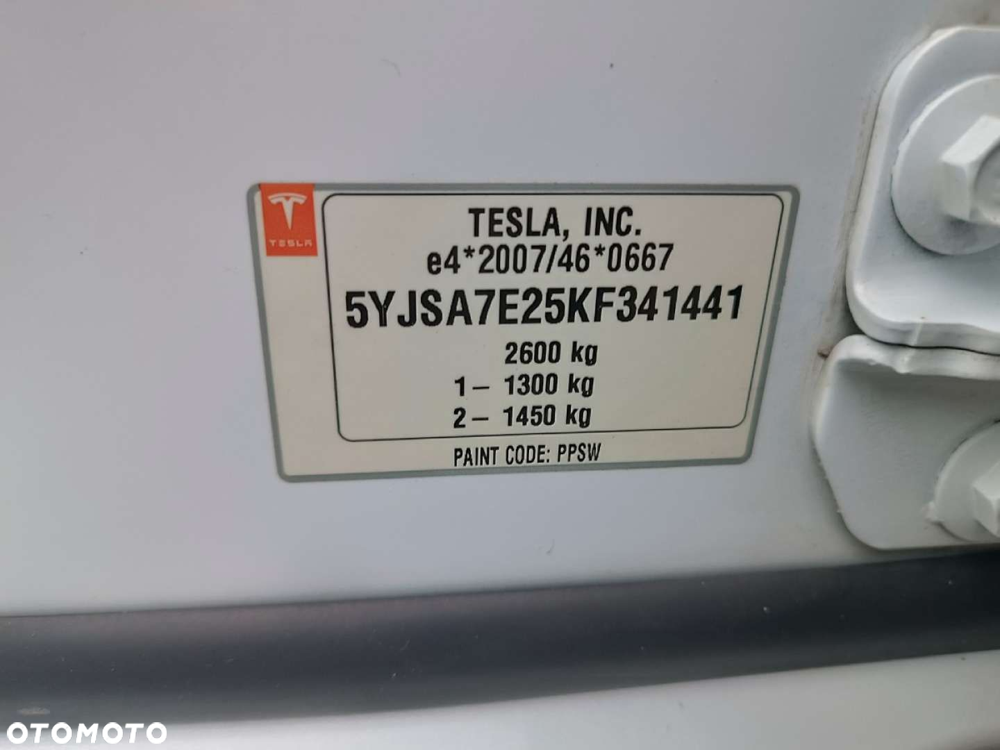 Tesla Model S - 15